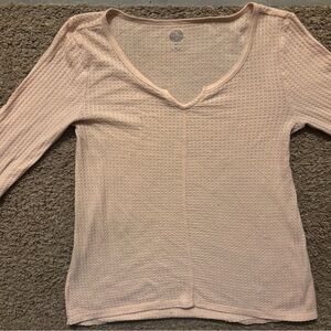 SO Woman’s Md Blush Pink Colored Waffle Knit V-Neck Shirt Like New